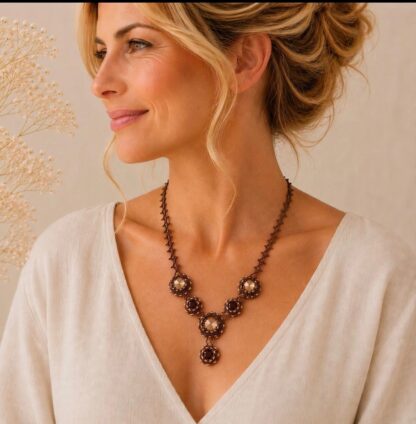 symmetrical_necklace_portrait