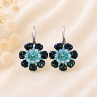Handgemaakte Bloem Oorbellen met Swarovski Rivoli light Turquoise